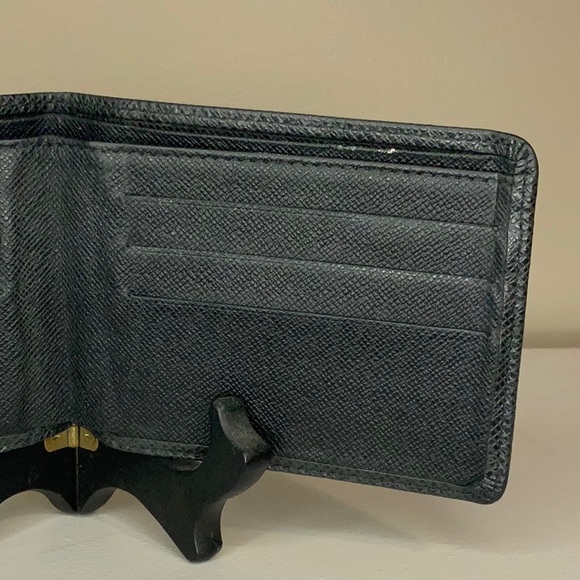 Louis Vuitton Taiga Bifold Wallet in Black Grained Leather (4.5" x 3.5") - Picture 7 of 11